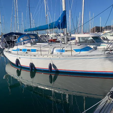 Diseohl Botel